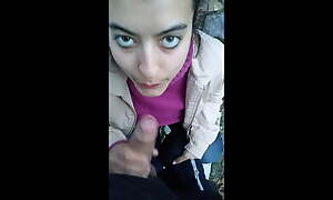AMATEUR OUTDOOR BLOWJOB ON THE STREET
