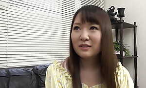 ASIAN JAPANESE PORN SLUT ENJOYS A CLIT VIBRATOR RUB BEFORE