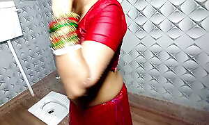 Bengali Girl Emily Ne Bathroom Me Nahate Tome Chut ME ugli Dali- Fireecouple Solitary Sexual congress