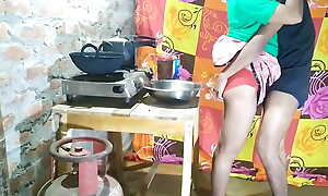 Indian Neighbor Teen Years Girl Has Hard Sex Greatest extent Cooking In A difficulty Kitchen Ghar Me Kam Karane Wali Maid Ko Malik Ne Chuda
