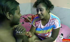 Bhabhi ne Nokor ko Chudai! Village Bhabhi Sexual intercourse